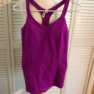 Under Armour tank top removal pads
